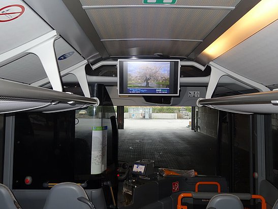 Monitorwerbung in den Stadtbussen von Neustrelitz